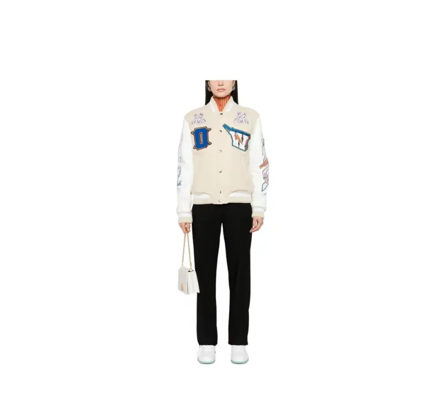 ♻️💯Reference model picture for the upper body❤️Top tested version off white Heavy embroidery patchwork leather high temperature hot crystal diamond baseball uniform male and female couple star same style (⚠ Original button molding and customization, patch embroidery and color matching) Original packaging and original label🔍 Full set of accessories customized, packaging elevators are purchased from the original factory, all hardware parts are molded and customized, and the fabric color components are restored one to one The fabric is made of 65% wool, 15% natural silk, 10% spandex and 10% velvet, mixed and custom-woven. The total weight is more than 900 grams! And the most important thing is its color fastness, it will never fade! -The embroidery uses an imported towel embroidery machine. Each pattern is first embroidered on the fabric, and then engraved with an infrared laser, and then fixed with a sewing machine. The whole garment is labeled in many places, one is flat embroidered, and the large pattern on the back is directly embroidered on it. This dress has 4 different embroidery techniques⚠ -The sleeves are all made of two-layer pebbled fabric, which is processed, shaped, colored, washed, and the texture retains the original grain structure! Thick, plump and round! -The processing technology is extremely complex, the pieces are neatly spliced ​​and aligned, and the entire garment has precise wiring density. Gender-neutral style. Loose version. Self-conscious quality control. Details determine success or failure. Size: S M L XL P: 680